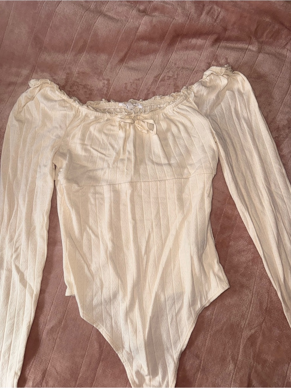 Celebrity Pink Cream Off-Shoulder Ribbed Long-Sleeve Bodysuit